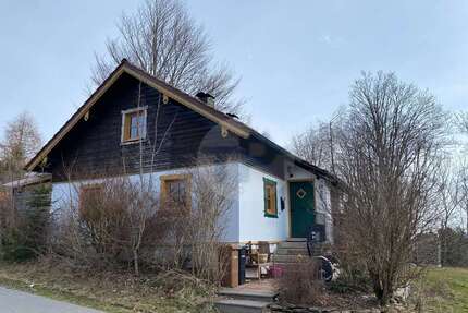 Haus zum Kaufen in Haidmühle-Bischofsreut 159.000,00 € 85 m²