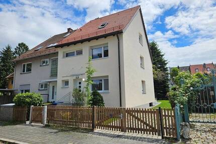 Sehr gepflegte und renovierte Doppelhaushälfte in 90411 NürnbergZiegelstein
