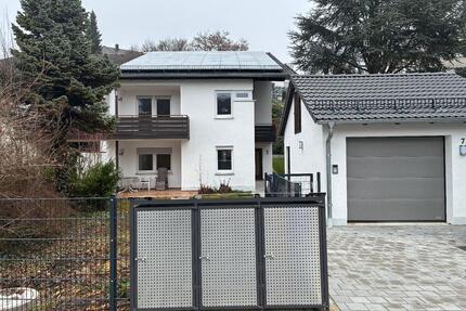 Großzügige DHH mit 2 Terrassen sowie Garten - Kumhausen