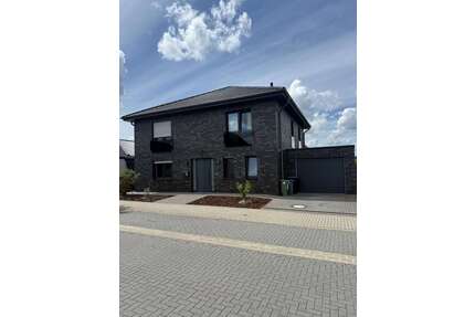 Haus zum Kaufen in Vechelde 795.000,00 € 196.26 m²