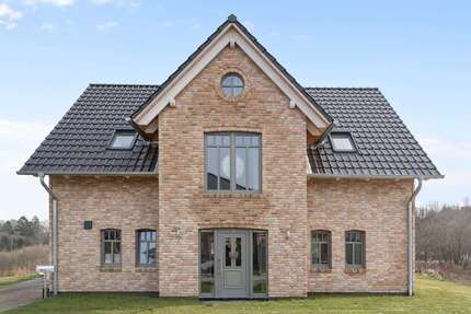 Haus zum Kaufen in Pahlen 620.000,00 € 164 m²