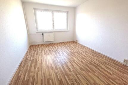 voll renovierte 3-Raum-Wohnung mit Balkon - Bernburg (Saale)