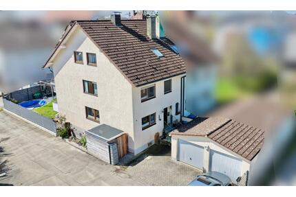 Povisionsfrei:Moderne Doppelhaushäfte mit Einliegerwohnung & Pool - Meckenbeuren