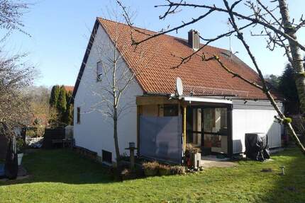 Vermietetes Einfamilienhaus mit Doppelgarage! Sehr gute Lage in Heilsbronn-Bonnhof!