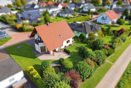 Haus zum Kaufen in Lauenförde 379.000,00 € 190.29 m²