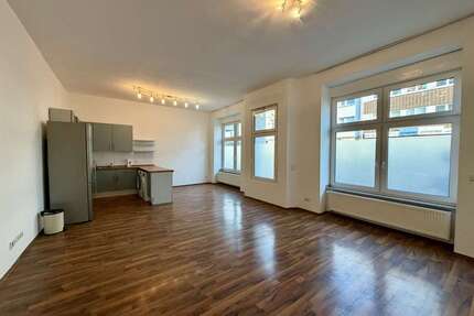 Wohnung zum Mieten in Düsseldorf 1.350,00 € 102 m²