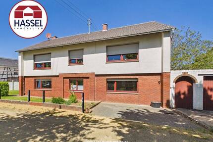 Zweifamilienhaus mit weiterer Bebauungsmöglichkeit. Ihr Zuhause wartet auf SIE! - Zülpich / Lövenich