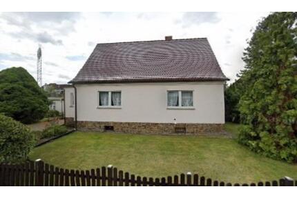 Einfamilienhaus mit großen Garten und Garagen - Leipzig Altwest