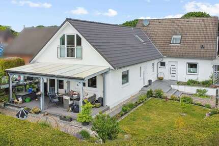 Haus zum Kaufen in Kaltenkirchen 550.000,00 € 214.5 m²