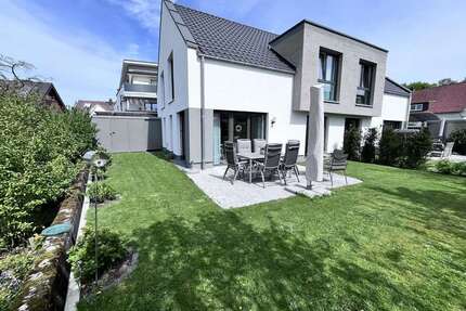 Haus zum Mieten in Detmold 1.892,00 € 128 m²
