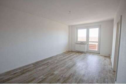 Wohnung zum Mieten in Halle (Saale) 344,00 € 68.63 m²
