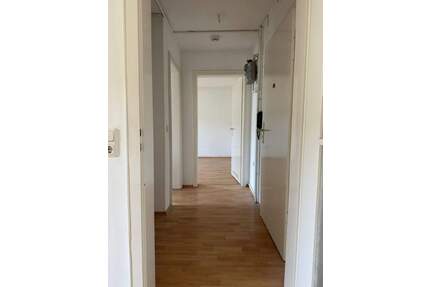 3 x 2 Zimmer Wohnung mit Balkon (Beschreibung und Besichtigung beachten!) - Memmingen