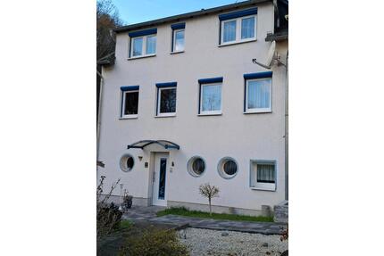 Schönes Einfamilienhaus mit großem Grundstück in Kirn - Hennweiler