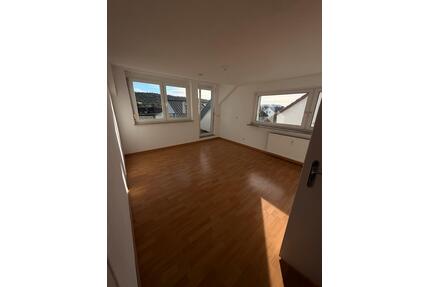 4 Zimmer DG Wohnung mit Klima - 1.050,00&nbsp;EUR Kaltmiete, ca.&nbsp; 78,00&nbsp;m&sup2; in Remshalden (PLZ: 73630)