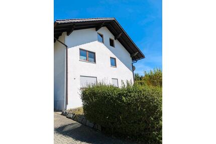 Modernisierte 3-Zimmer-Erdgeschosswohnung mit Garten und Terrasse - Kirchdorf im Wald