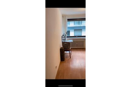 Möbliertes Zimmer zur Untermiete (1 Monate) – Mannheim Innen