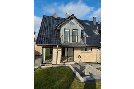 Moderne KfW-40 Doppelhaushälfte (BJ 2016) in Endlage - Flensburg Altstadt