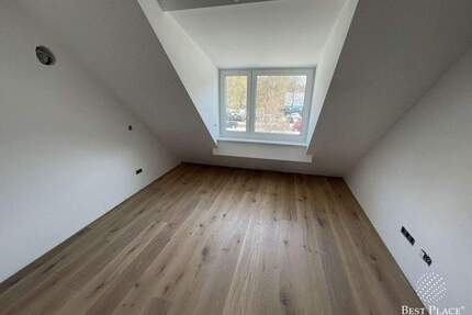 Neuwertige moderne 2-Zimmer-Dachgeschosswohnung in Milbertshofen - München Feldmoching-Hasenbergl