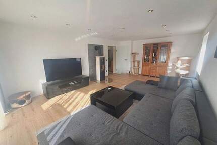 4-Zimmer-Wohnung in Rosenheim mit separater Wohnküche, 2 Bädern u. 2 Balkonen