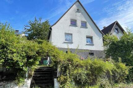 Ewersbach: Charmantes Einfamilienhaus mit großem Garten - Dietzhölztal / Ewersbach