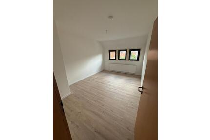 Renovierte 3-Zimmer-Wohnung mit Tageslichtbad & Garage - Hameln