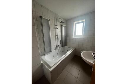 Schöne 3 Zimmer Wohnung mit Balkon in Passau Maierhof