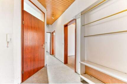 ++ Renovierungsbedürftiger Altbau in ruhiger Lage - ab sofort verfügbar ++ - Stuttgart / Bad Cannstatt