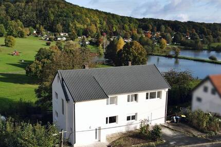 Rarität mit Seeblick - Ein-Zweifamilienhaus in bester Lage von Hohenroda