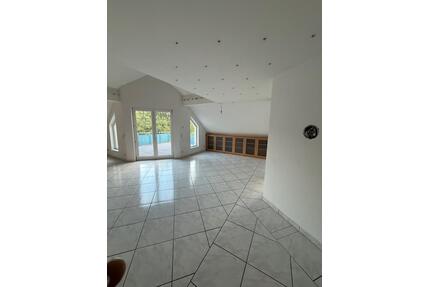 Großzügige 140 m² Wohnung mit 2 Dachterrassen - Erzhausen