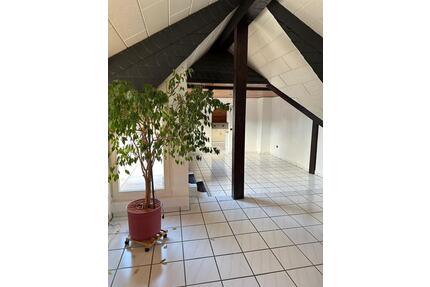 4 Zimmer Wohnung - 950,00&nbsp;EUR Kaltmiete, ca.&nbsp; 107,00&nbsp;m&sup2; in Idar-Oberstein (PLZ: 55743)