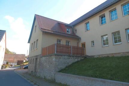 5 Raum Wohnung in Henfstädt - 890,00&nbsp;EUR Kaltmiete, ca.&nbsp; 116,00&nbsp;m&sup2; in Schleusingen (PLZ: 98553)