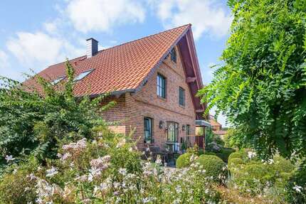 Haus zum Kaufen in Wendeburg 585.000,00 € 160 m²