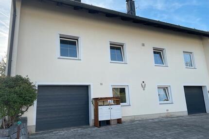 Wohnung #1. Stock #Zweiparteienhaus #Garten - Schöllnach