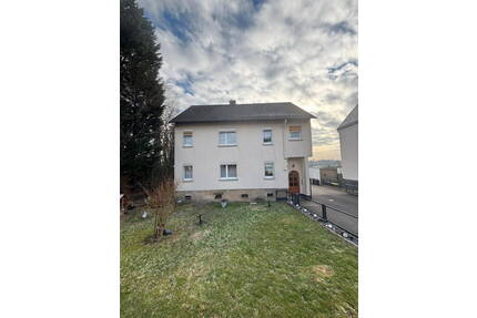 Provisionsfrei: Charmantes Einfamilienhaus mit großem Garten und freiem Blick ins Grüne - Fulda Niesig