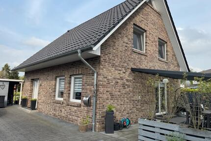 Einfamilienhaus zu vermieten - 1.600,00&nbsp;EUR Kaltmiete, ca.&nbsp; 125,00&nbsp;m&sup2; in Stuhr (PLZ: 28816)