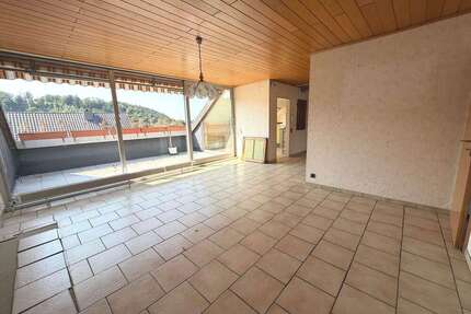 Wohnung zum Kaufen in Homburg 154.000,00 € 79 m²