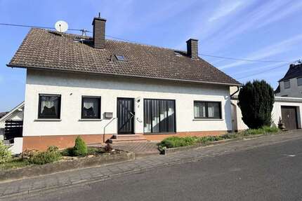Haus zum Kaufen in Weitersburg 395.000,00 € 188 m²