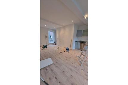 WG Zimmer in renoviertem Haus-Neuss Zentrum