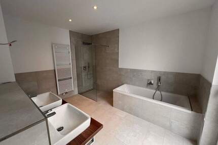 GARTENWOHNUNG mit 222m² Wohnfläche + 111m² PRIVATGARTEN BLICK in den AUENWALD KAMIN 2 x TG-SP ca. 7.000m² eingezäunter Gemeinschaftsgarten - Leipzig Leutzsch