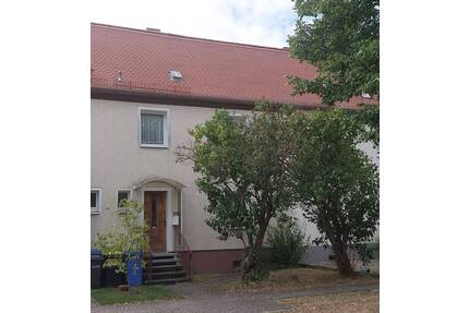 Reihenmittelhaus in der zentralen Gartenstadt - Leuna