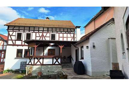 Haus zum Kaufen in Weilrod 675.000,00 € 324 m²