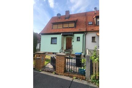 Gemütliche Doppelhaushälfte mit Garten - Erlangen Bruck