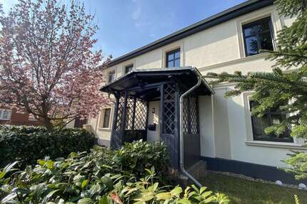 Haus zum Kaufen in Niedere Börde 499.000,00 € 225 m²