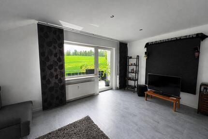 Traumhafte Feldrandlage 3-Zimmer-Wohnung mit Balkon & Garage - Großbottwar