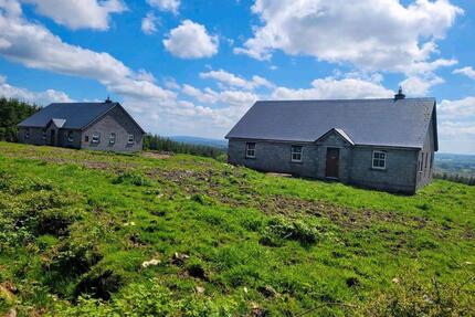 Zwei Wunderschöne Häuser Auf 1 Hektar Land im Westen Irlands - Homburg