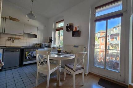 gemütlich, helle 2-Zimmerwohnung mit großen Balkon in zentraler, ruhiger Lage zu verkaufen. - Dresden Gruna