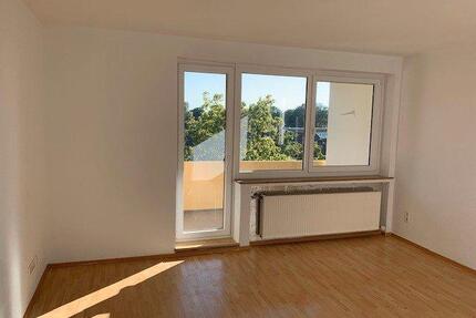 4-Zimmer DG-Wohnung - 750,00&nbsp;EUR Kaltmiete, ca.&nbsp; 94,00&nbsp;m&sup2; in Bremen (PLZ: 28259) Huchting