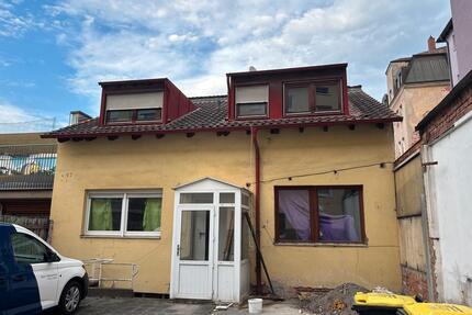 Haus in zentraler Lage von Nürnberg - Entkernt,provisionsfrei
