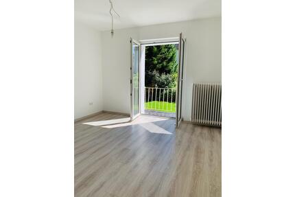 moderne, geräumige 3-Zimmerwohnung mit Balkon - Detmold