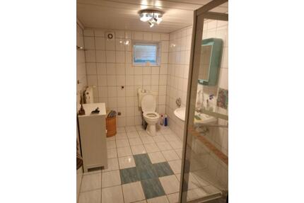 Einliegerwohnung - 300,00&nbsp;EUR Kaltmiete, ca.&nbsp; 38,00&nbsp;m&sup2; in Altenstadt (PLZ: 89281)